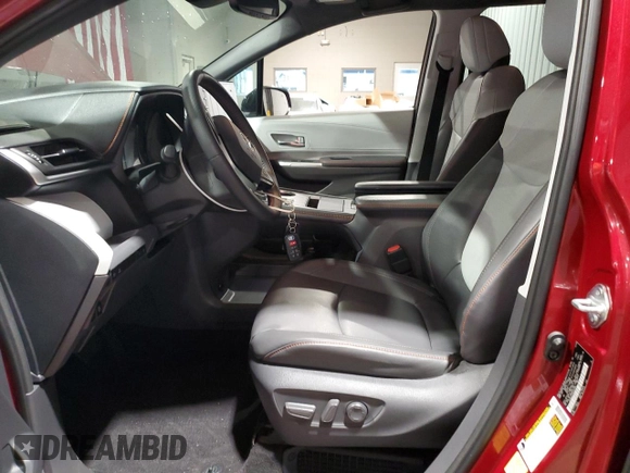 2021 Toyota Sienna XSE with VIN 5TDDSKFC4MS004368, listed as a Copart auction lot 63181665 with 53,657 mi miles and Salvage title. Bid and sale history available at DreamBid. Image 7.