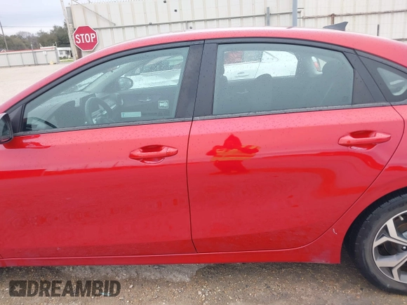 2019 Kia Forte LXS z VIN 3KPF24AD6KE084266, wystawiony jako IAAI lot #41566565 z przebiegiem 70 512 mil mil oraz . Historia ofert i sprzedaży dostępna na DreamBid. Obrazek 13.