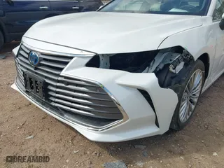 2022 Toyota Avalon Hybrid Limited with VIN 4T1DA1AB1NU013114, listed as a IAAI auction lot 42022922 with 30,686 mi miles. Bid and sale history available at carsss.com. Image 17.