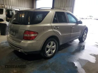 2006 Mercedes-Benz M 500 z VIN 4JGBB75EX6A043551, wystawiony jako Copart lot #55937265 z przebiegiem 120 923 mil mil oraz Szkoda całkowita • Salvage title. Historia ofert i sprzedaży dostępna na DreamBid. Obrazek 3.