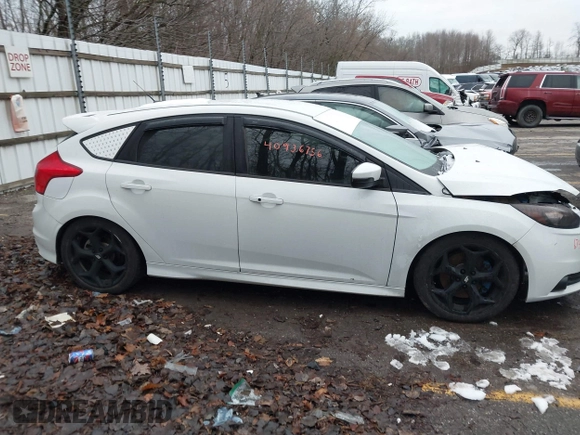 2014 Ford Focus ST with VIN 1FADP3L94EL256548, listed as a IAAI auction lot 40936756 with 79,340 mi miles and . Bid and sale history available at carsss.com. Image 14.
