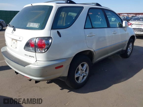 2002 Lexus RX with VIN JTJHF10U320269586, listed as a IAAI auction lot 41264933 with 156,164 mi miles. Bid and sale history available at carsss.com. Image 4.