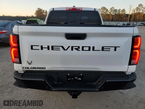 2024 Chevrolet Colorado 4WD Z71 with VIN 1GCPTDEK1R1193208, listed as a Copart auction lot 42346535 with 3,908 mi miles and Salvage Title. Bid and sale history available at carsss.com. Image 6.