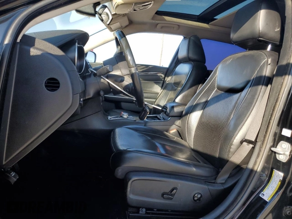 2019 Chrysler 300 Limited with VIN 2C3CCAEG2KH555681, listed as a Copart auction lot 43571855 with 121,027 mi miles and Salvage Title. Bid and sale history available at DreamBid. Image 7.