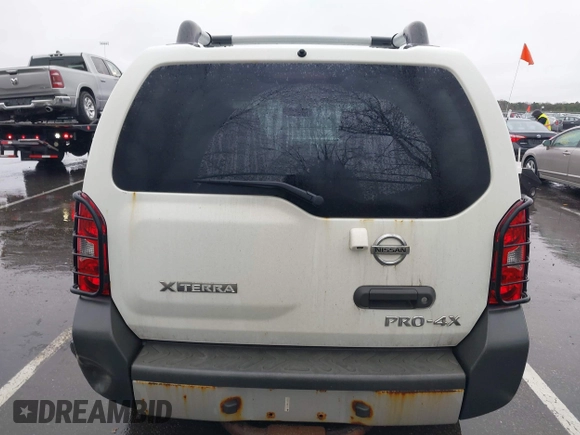 2014 Nissan Xterra X with VIN 5N1AN0NW4EN814113, listed as a IAAI auction lot 41969236 with 111,857 mi miles and . Bid and sale history available at DreamBid. Image 16.
