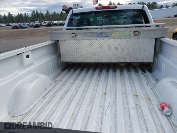 2008 Chevrolet Silverado 1500 Work Truck with VIN 1GCEK14C28Z246081, listed as a IAAI auction lot 40815734 with 137,738 mi miles. Bid and sale history available at carsss.com. Image 8.