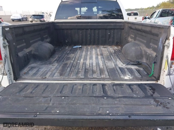 2013 Toyota Tundra 4WD Truck with VIN 5TFUW5F1XDX292721, listed as a IAAI auction lot 40510785 with 185,445 mi miles. Bid and sale history available at carsss.com. Image 8.