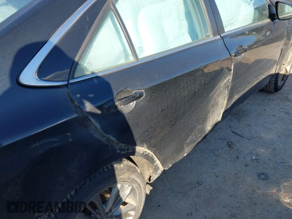2017 Toyota Camry XLE z VIN 4T1BF1FK1HU277455, wystawiony jako IAAI lot #41441818 z przebiegiem 138 752 mil mil oraz . Historia ofert i sprzedaży dostępna na DreamBid. Obrazek 8.