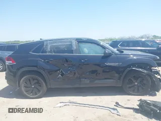 2024 Volkswagen Atlas SE z VIN 1V2JE2CA8RC217294, wystawiony jako IAAI lot #41962704 z przebiegiem 14 733 mil mil oraz . Historia ofert i sprzedaży dostępna na DreamBid. Obrazek 14.