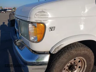 2002 Ford Econoline Cargo z VIN 1FDSE34L72HB41096, wystawiony jako IAAI lot #37394945 z przebiegiem 241 707 mil mil oraz . Historia ofert i sprzedaży dostępna na DreamBid. Obrazek 6.