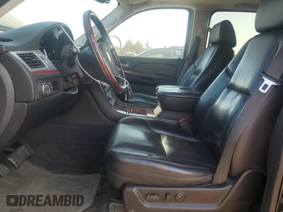 2007 Cadillac Escalade ESV z VIN 1GYFK66817R353397, wystawiony jako Copart lot #56756595 z przebiegiem 95 930 mil mil oraz Szkoda całkowita • Salvage title. Historia ofert i sprzedaży dostępna na DreamBid. Obrazek 7.