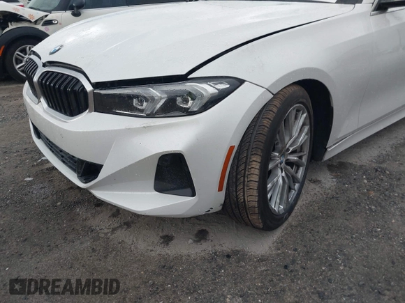2024 BMW 3 Series 330i with VIN 3MW69FF0XR8E38275, listed as a IAAI auction lot 42646598 with 39,015 mi miles and . Bid and sale history available at DreamBid. Image 6.