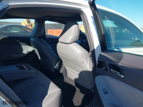 2019 Toyota Avalon XLE with VIN 4T1BZ1FB2KU008198, listed as a IAAI auction lot 41144894 with 90,477 mi miles. Bid and sale history available at carsss.com. Image 8.