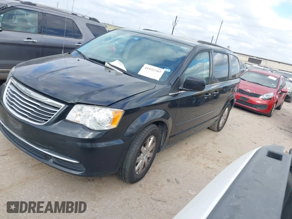 2015 Chrysler Town & Country LX with VIN 2C4RC1AG6FR677178, listed as a IAAI auction lot 41532707 with 135,286 mi miles and . Bid and sale history available at carsss.com. Image 2.