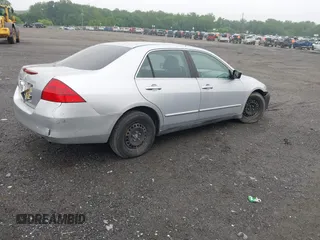 2007 Honda Accord LX z VIN 1HGCM56427A110840, wystawiony jako IAAI lot #42524805 z przebiegiem 196 933 mil mil oraz . Historia ofert i sprzedaży dostępna na DreamBid. Obrazek 4.