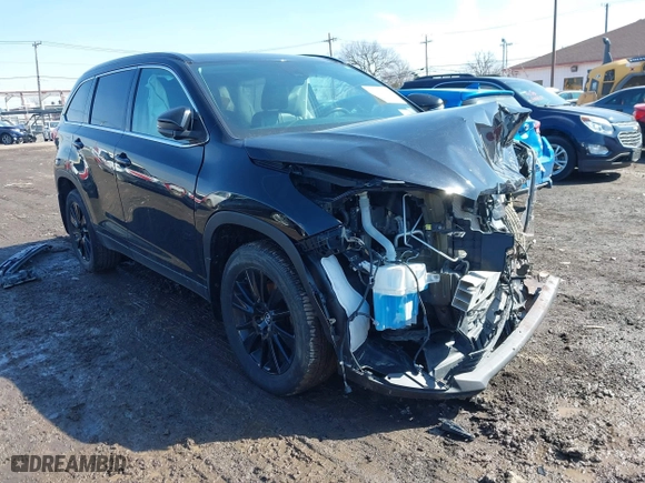 2019 Toyota Highlander SE with VIN 5TDJZRFHXKS606028, listed as a IAAI auction lot 41747582 with 38,689 mi miles. Bid and sale history available at carsss.com. Image 18.