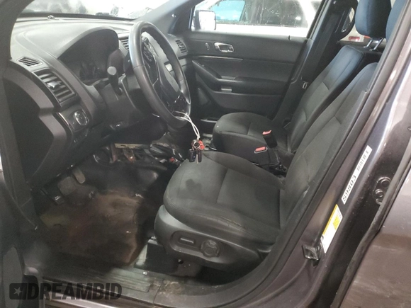 2018 Ford Police Interceptor Utility z VIN 1FM5K8ATXJGC77170, wystawiony jako Copart lot #76998874 z przebiegiem 133 130 mil mil oraz Czysty tytuł • Clean title. Historia ofert i sprzedaży dostępna na DreamBid. Obrazek 7.