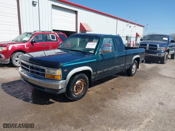 1995 Dodge Dakota with VIN 1B7GL23X3SS144109, listed as a IAAI auction lot 41767996 with 204,670 mi miles. Bid and sale history available at carsss.com. Image 2.