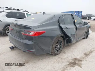 2025 Toyota Camry LE z VIN 4T1DAACK8SU073156, wystawiony jako IAAI lot #41964628 z przebiegiem 9 193 mil mil oraz . Historia ofert i sprzedaży dostępna na DreamBid. Obrazek 4.