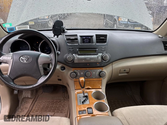 2008 Toyota Highlander Hybrid with VIN JTEEW41A282023827, listed as a Copart auction lot 47398445 with 212,280 mi miles and Clean Title. Bid and sale history available at carsss.com. Image 9.