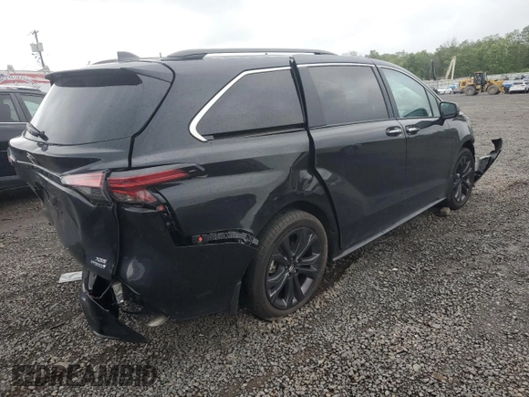 2024 Toyota Sienna XSE z VIN 5TDDRKEC3RS218854, wystawiony jako Copart lot #57658695 z przebiegiem 8 771 mil mil oraz Szkoda całkowita • Salvage title. Historia ofert i sprzedaży dostępna na DreamBid. Obrazek 3.