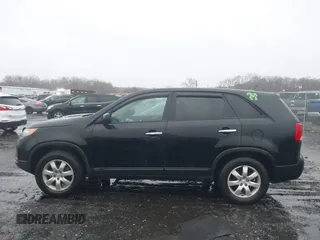 2011 Kia Sorento LX with VIN 5XYKT3A18BG151447, listed as a IAAI auction lot 41730665 with 195,187 mi miles. Bid and sale history available at carsss.com. Image 14.