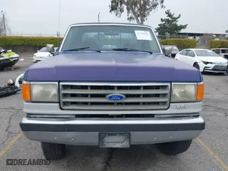 1989 Ford F-250 HD with VIN 1FTHX25G6KKA13830, listed as a IAAI auction lot 41701242 with 1,846 mi miles. Bid and sale history available at carsss.com. Image 13.