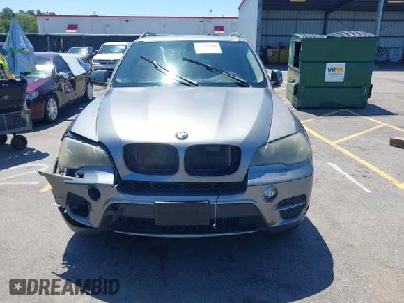 2011 BMW X5 35i z VIN 5UXZV4C57BL410981, wystawiony jako IAAI lot #42126240 z przebiegiem 160 473 mil mil oraz . Historia ofert i sprzedaży dostępna na DreamBid. Obrazek 12.
