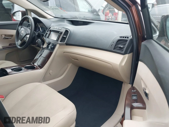 2013 Toyota Venza LE with VIN 4T3BA3BB6DU035570, listed as a IAAI auction lot 40876137 with 176,446 mi miles. Bid and sale history available at carsss.com. Image 5.