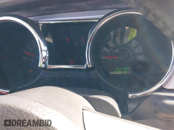 2005 Ford Mustang GT Deluxe с VIN 1ZVFT85H355174523, выставлен на аукционе IAAI как лот 42532902 с пробегом 61 406 миль миль и . История ставок и продаж доступна на DreamBid. Изображение 7.