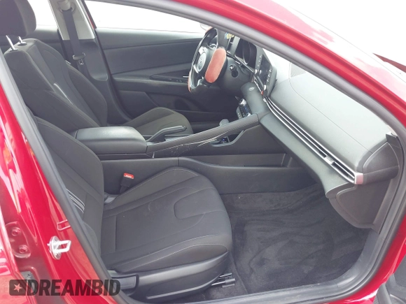 2023 Hyundai Elantra SEL z VIN KMHLM4AG9PU472118, wystawiony jako IAAI lot #42097348 z przebiegiem 56 524 mil mil oraz . Historia ofert i sprzedaży dostępna na DreamBid. Obrazek 5.