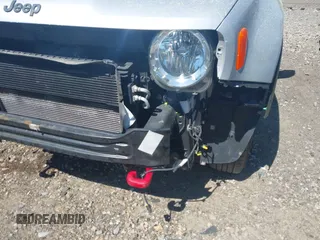 2018 Jeep Renegade Trailhawk with VIN ZACCJBCB0JPG81047, listed as a IAAI auction lot 41847353 with 72,136 mi miles. Bid and sale history available at carsss.com. Image 18.