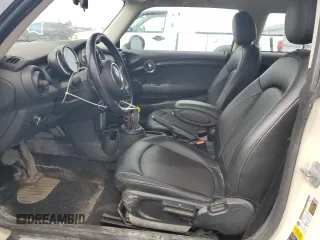 2016 MINI Hardtop with VIN WMWXP5C58G2D13732, listed as a Copart auction lot 53082215 with 283,481 mi miles and Clean Title. Bid and sale history available at DreamBid. Image 7.