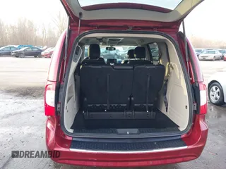 2015 Chrysler Town & Country Touring-L with VIN 2C4RC1CG7FR674321, listed as a IAAI auction lot 41750796 with 165,179 mi miles. Bid and sale history available at carsss.com. Image 17.