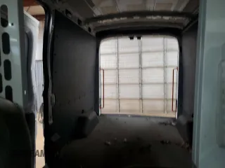 2019 Ford Transit z VIN 1FTYE2CM0KKB50468, wystawiony jako Copart lot #57420265 z przebiegiem Nie podano mil oraz Czysty tytuł • Clean title. Historia ofert i sprzedaży dostępna na DreamBid. Obrazek 10.