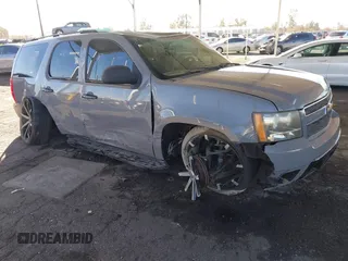 2007 Chevrolet Tahoe LT z VIN 1GNFC13J27R216070, wystawiony jako IAAI lot #41255270 z przebiegiem 226 985 mil mil oraz . Historia ofert i sprzedaży dostępna na DreamBid. Obrazek 1.
