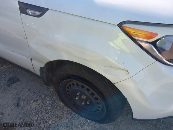 2014 Kia Soul with VIN KNDJN2A2XE7095960, listed as a IAAI auction lot 41662235 with 117,622 mi miles. Bid and sale history available at carsss.com. Image 6.