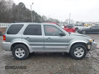 2005 Ford Escape Hybrid with VIN 1FMCU95H55KE10725, listed as a IAAI auction lot 41331983 with 1 mi miles. Bid and sale history available at carsss.com. Image 12.