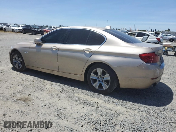 2012 BMW 5 Series 528i z VIN WBAXG5C59CDW85348, wystawiony jako Copart lot #57180545 z przebiegiem 135 725 mil mil oraz Szkoda całkowita • Salvage title. Historia ofert i sprzedaży dostępna na DreamBid. Obrazek 2.