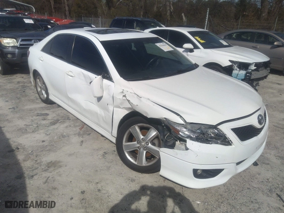 2011 Toyota Camry LE with VIN 4T1BK3EK0BU611412, listed as a IAAI auction lot 41596045 with 289,906 mi miles. Bid and sale history available at carsss.com. Image 1.