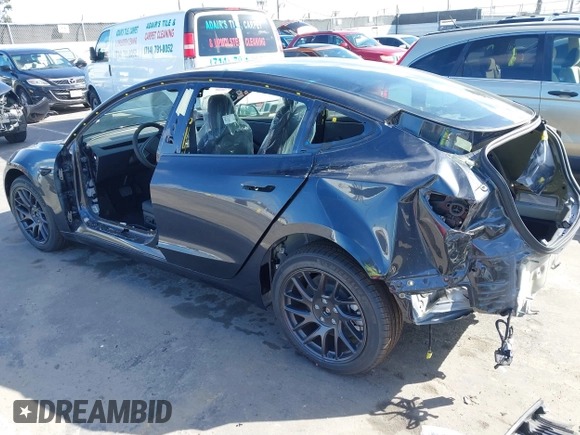 2024 Tesla Model 3 z VIN 5YJ3E1EA2RF867095, wystawiony jako IAAI lot #41550546 z przebiegiem 3 mil mil oraz . Historia ofert i sprzedaży dostępna na DreamBid. Obrazek 3.