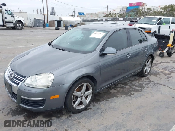 2010 Volkswagen Jetta Limited Edition z VIN 3VWRZ7AJ5AM155314, wystawiony jako IAAI lot #42755441 z przebiegiem 145 072 mil mil oraz . Historia ofert i sprzedaży dostępna na DreamBid. Obrazek 2.