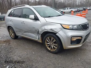 2013 Kia Sorento SX with VIN 5XYKWDA29DG342965, listed as a IAAI auction lot 41001039 with 163,760 mi miles. Bid and sale history available at carsss.com. Image 1.