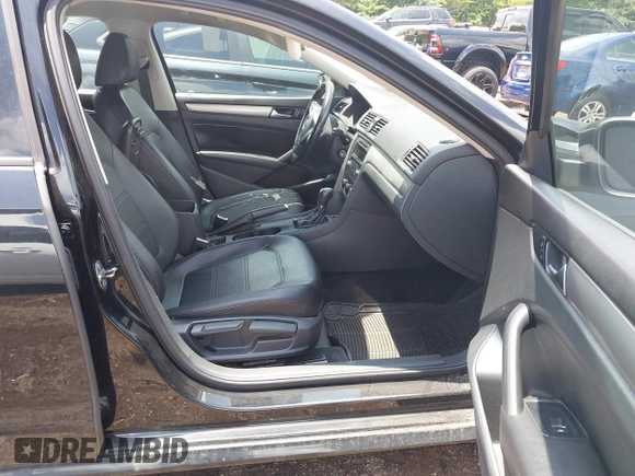 2014 Volkswagen Passat S with VIN 1VWAT7A38EC106972, listed as a IAAI auction lot 42549123 with 166,562 mi miles and . Bid and sale history available at DreamBid. Image 5.