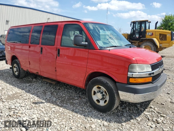 2008 Chevrolet Express Passenger z VIN 1GAHG39K181223926, wystawiony jako Copart lot #61800025 z przebiegiem 121 574 mil mil oraz Czysty tytuł • Clean title. Historia ofert i sprzedaży dostępna na DreamBid. Obrazek 4.