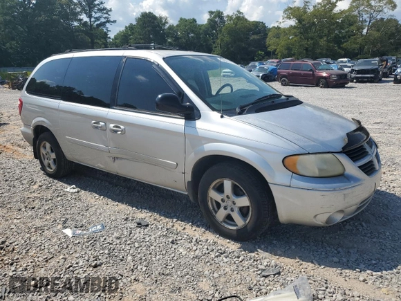 2005 Dodge Caravan SXT with VIN 2D4GP44L85R456124, listed as a Copart auction lot 59892535 with 105,301 mi miles and Salvage title. Bid and sale history available at DreamBid. Image 4.