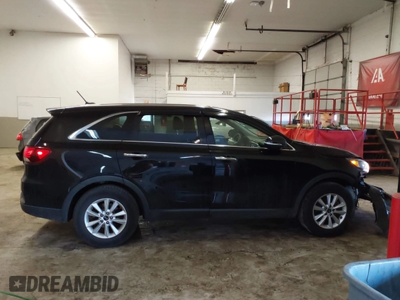 2019 Kia Sorento LX with VIN 5XYPG4A30KG513370, listed as a IAAI auction lot 41548759 with 81,429 mi miles. Bid and sale history available at carsss.com. Image 13.