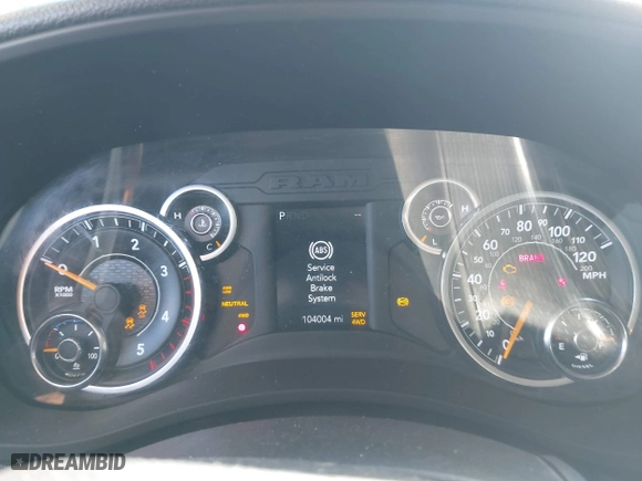 2019 Ram 2500 Big Horn with VIN 3C6UR5DL8KG650208, listed as a IAAI auction lot 41317238 with 104,004 mi miles. Bid and sale history available at carsss.com. Image 7.