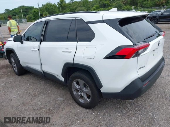 2022 Toyota RAV4 Hybrid XLE z VIN 4T3RWRFV4NU080211, wystawiony jako IAAI lot #42399810 z przebiegiem 101 205 mil mil oraz . Historia ofert i sprzedaży dostępna na DreamBid. Obrazek 3.