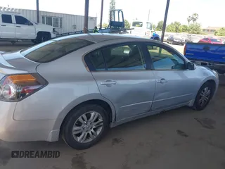 2012 Nissan Altima S z VIN 1N4AL2AP2CN566189, wystawiony jako IAAI lot #42272672 z przebiegiem 147 349 mil mil oraz . Historia ofert i sprzedaży dostępna na DreamBid. Obrazek 13.